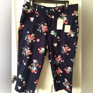 NWT. St. John’s Bay capri Sz 14